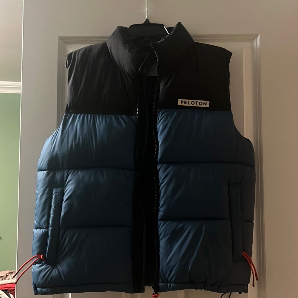 peloton puffer vest unisex